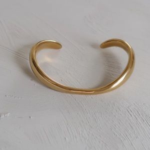 18K Gold Curved Cuff Bracelet